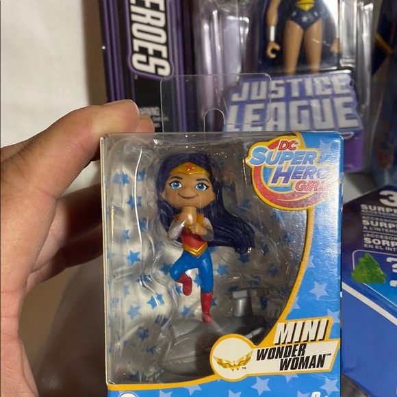 NIB Bundle of 6 DC Wonder Woman Action Figures - Picture 3 of 7